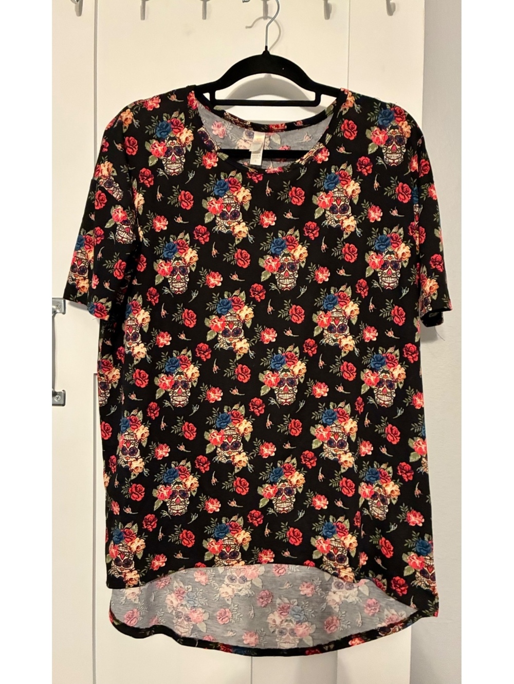 LuLaRoe Sugar Skull Floral Tunic Top Size S Black Day of the Dead